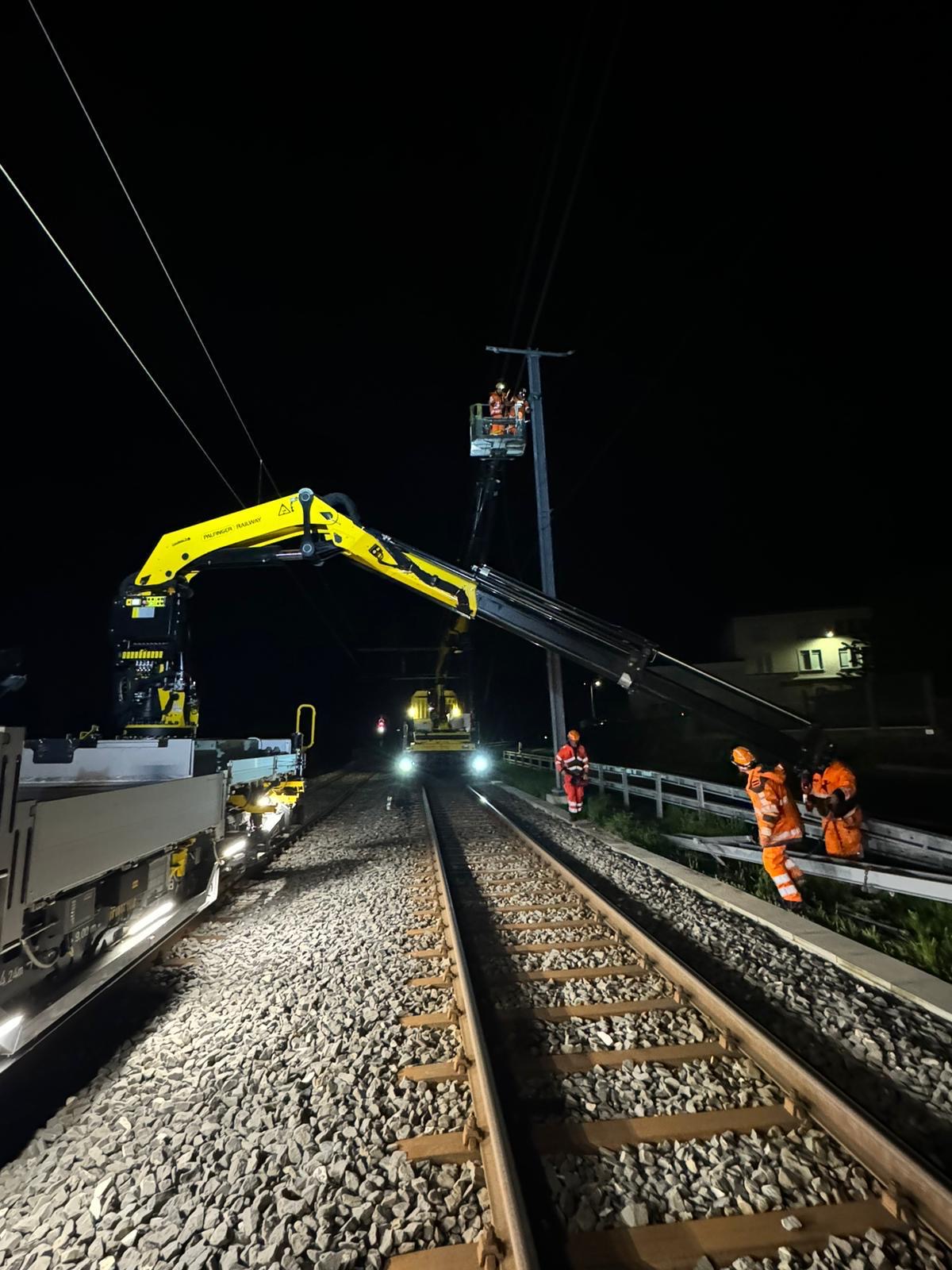 Maintenance nocturne de caténaire
